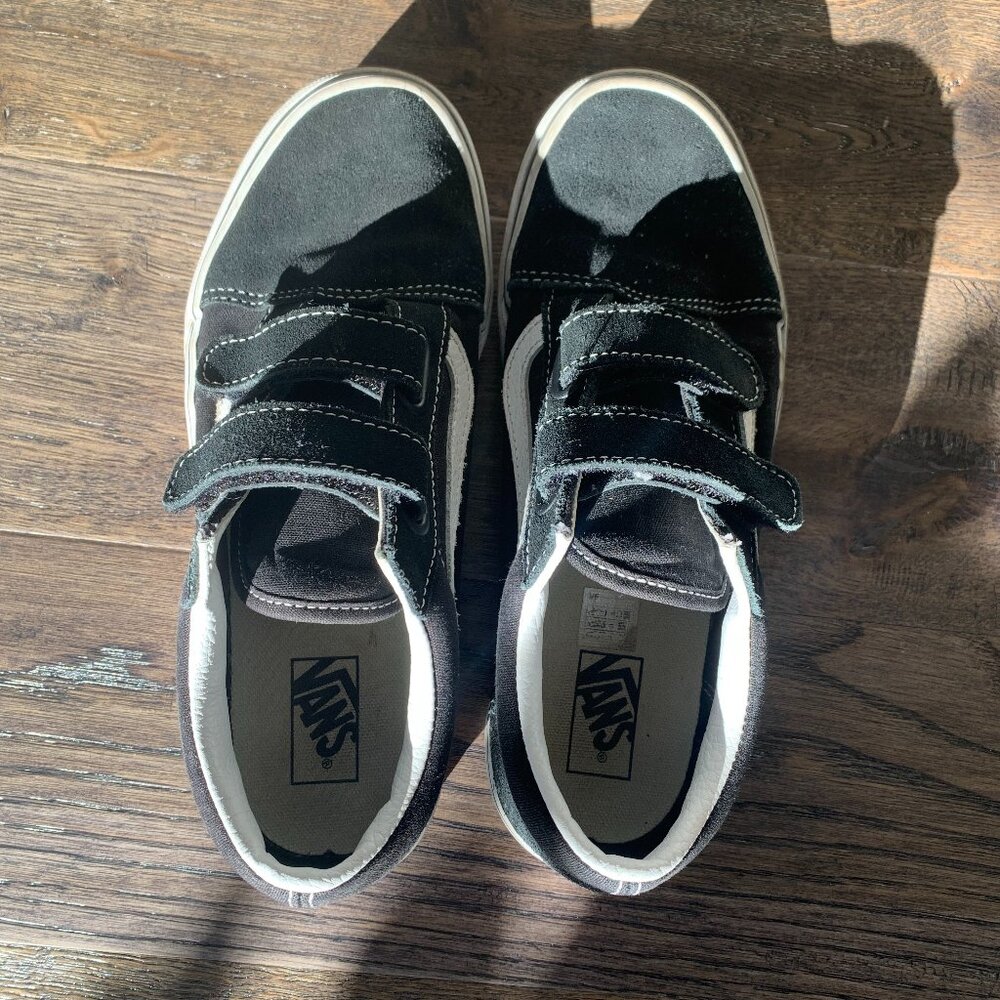 Old Skool Velcro Suede Canvas Shoe